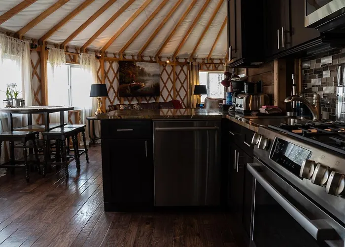 Otter Creek Luxury Yurt - Creekside Glamping With Private Hot Tub