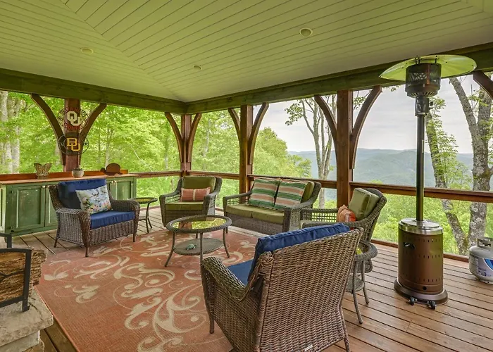 On 22 Acres! Mtn-View Cullowhee Craftsman Retreat