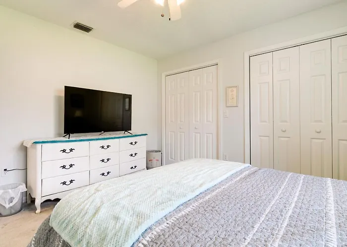 Pool, Grill & Golf Course Views: Spring Hill Stay!