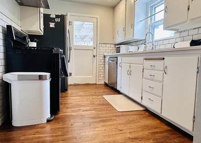 Celebration Chalet: Cozy BSU-Adjacent Pet-Friendly Retreat