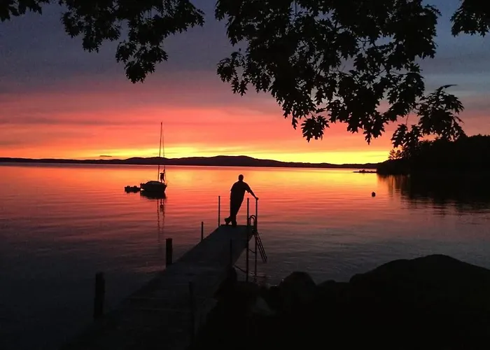 Sebago Lake Cottage On Raymond Cape