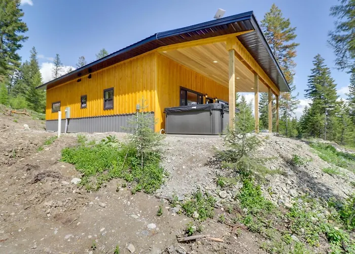 Lakeside Cabin Retreat W/ Private Hot Tub!