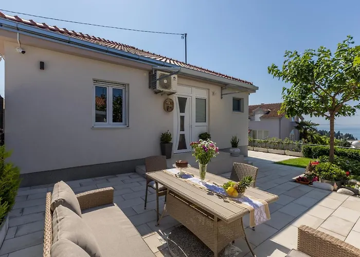 Villa Katess With Heated Pool