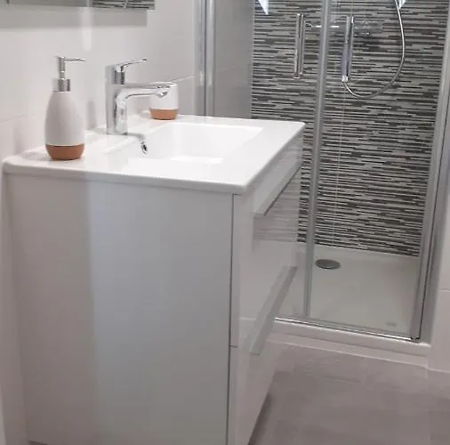 Petite Maison Ensoleillee A 10 Minutes Du Port De Vannes