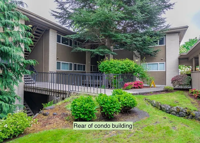 Water View, Best Area, 2 Bedrooms, Wd, Jacuzzi Bath, New Carpet, Balcony, View, 825Sf