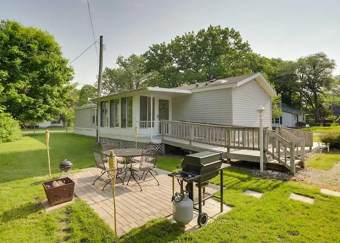 Charming South Haven Home - Great Location!