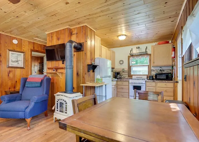 Walk To Lakefront! Cabin 21 Mi To Boyne Mtn Resort