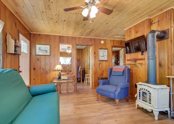 Walk To Lakefront! Cabin 21 Mi To Boyne Mtn Resort
