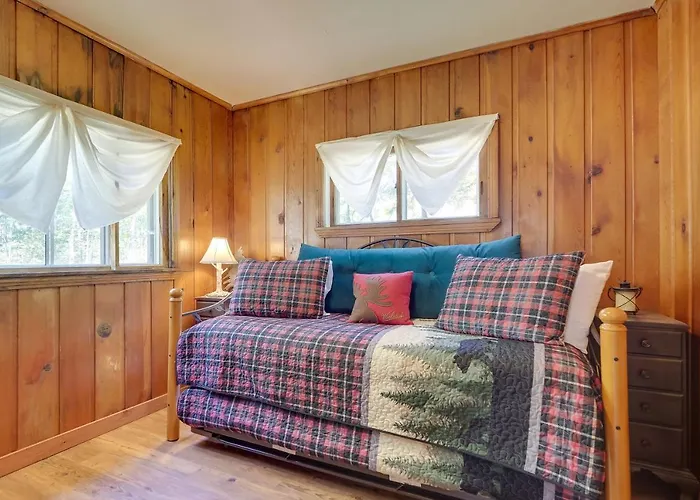 Walk To Lakefront! Cabin 21 Mi To Boyne Mtn Resort