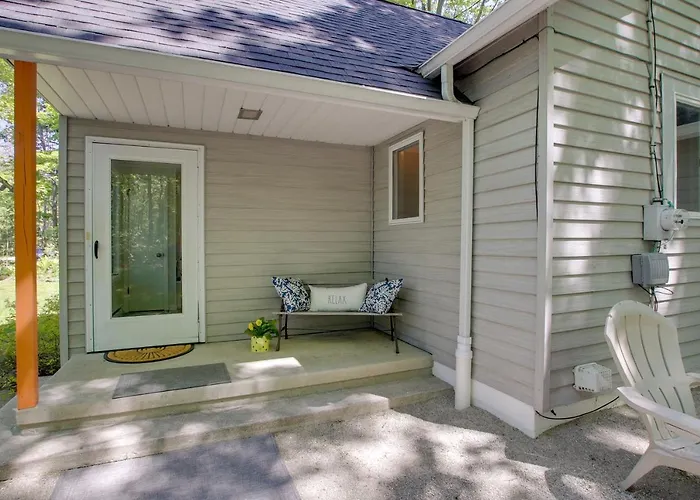 Updated Home W/ Deck: 2 Mi To Sister Bay Beach!