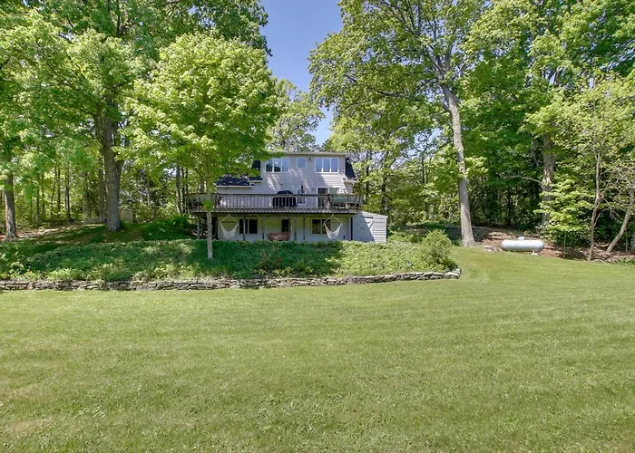 Updated Home W/ Deck: 2 Mi To Sister Bay Beach!