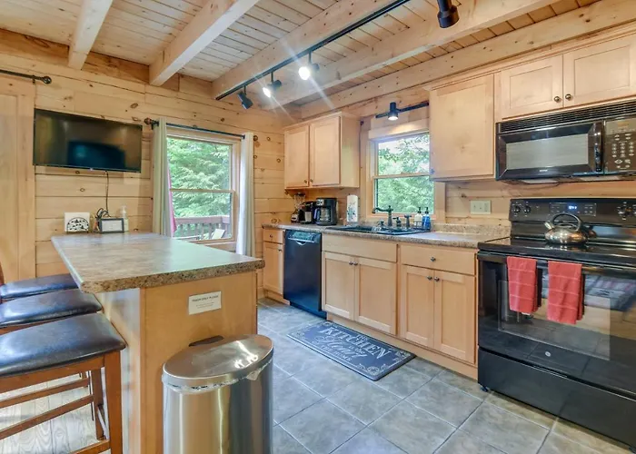 All-Season Log Cabin Escape! 11 Mi To Cranmore Mtn