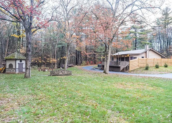 2 Houses, 22+Guests, 2 Hot Tubs, Renovated, Events Welcome!