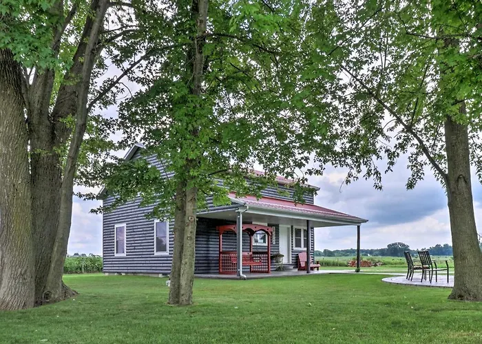 Cozy 'Haven Of Rest' Home W/ Amish Country Views!