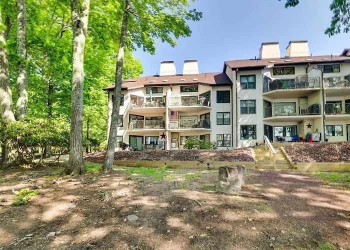1 Mi To Big Boulder: Lakefront Unit W/ Pool Access