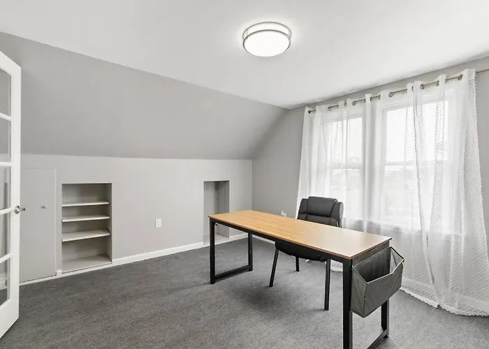 Stylish, Relaxing & Comfy 3 Bdr Home