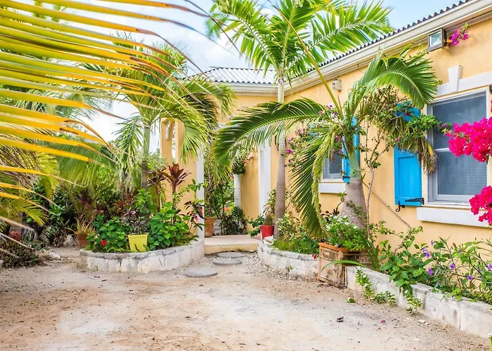 Chalk Sound Cottage With Pool Kayak