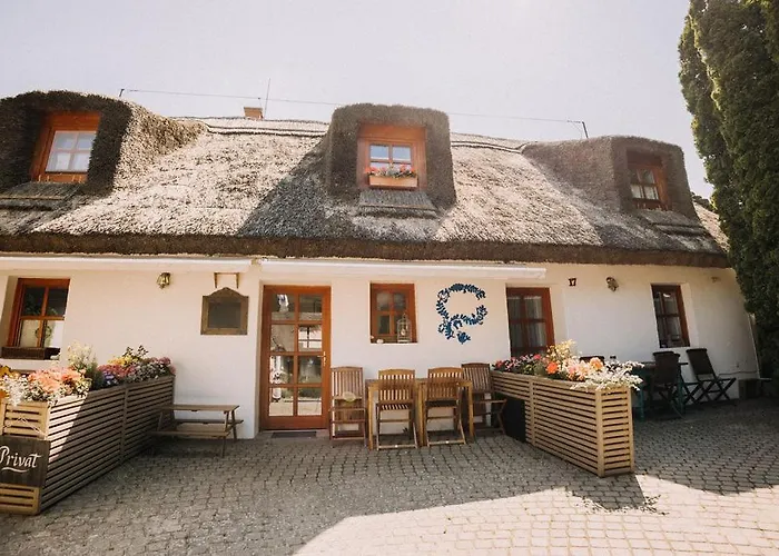 Kekmadaras Vendeghaz Tihany