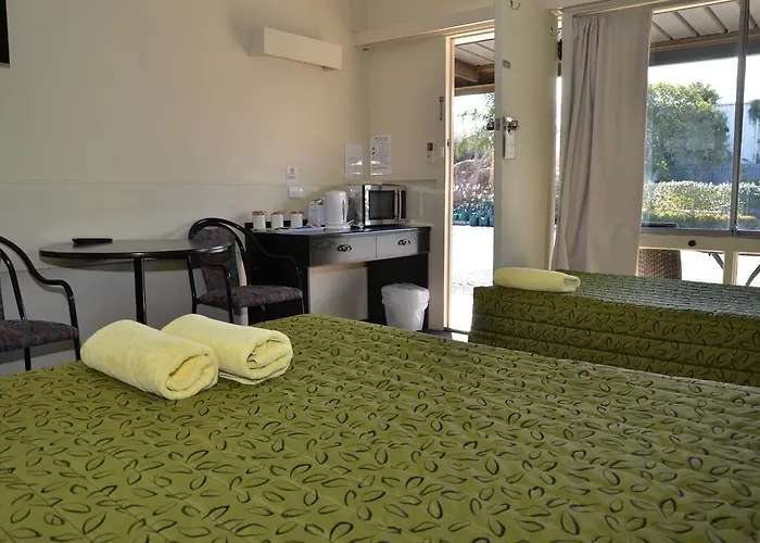 Warwick Motor Inn