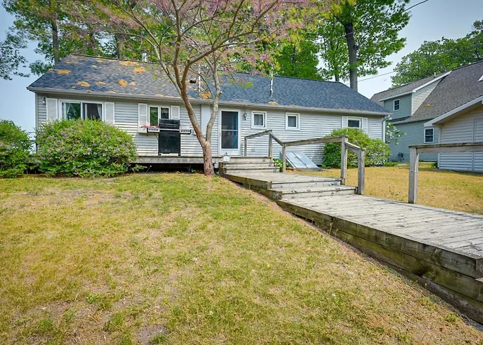 'Summer Place' A Vibrant Rental On Lake Huron