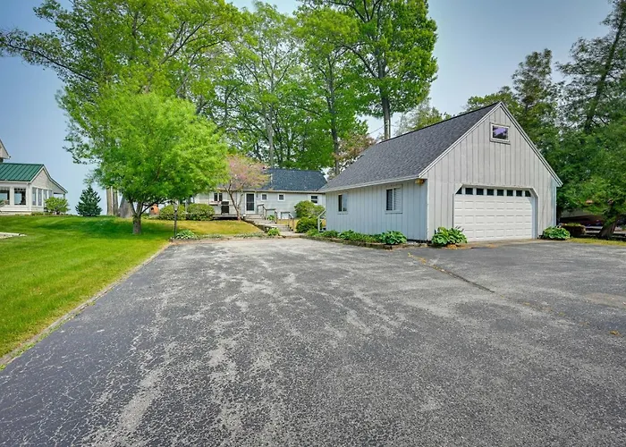 'Summer Place' A Vibrant Rental On Lake Huron