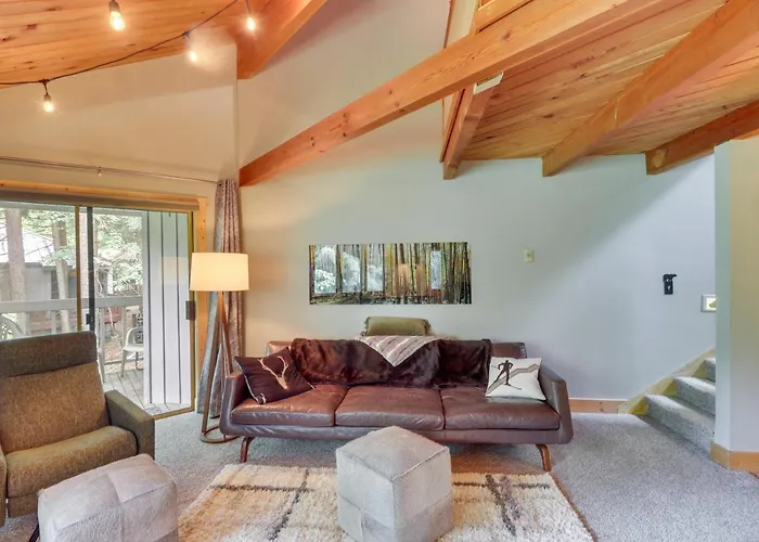 Cozy Resort Condo ~ 2 Mi To Whitefish Mtn Resort!