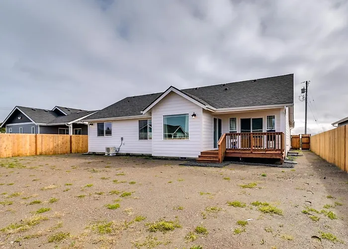 Ocean Shores Home W/ Game Room - Walk To Beaches!