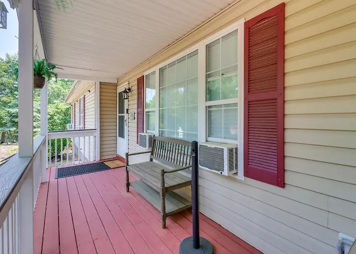 Gas Grill, Lake Access: Scenic Poconos Retreat!