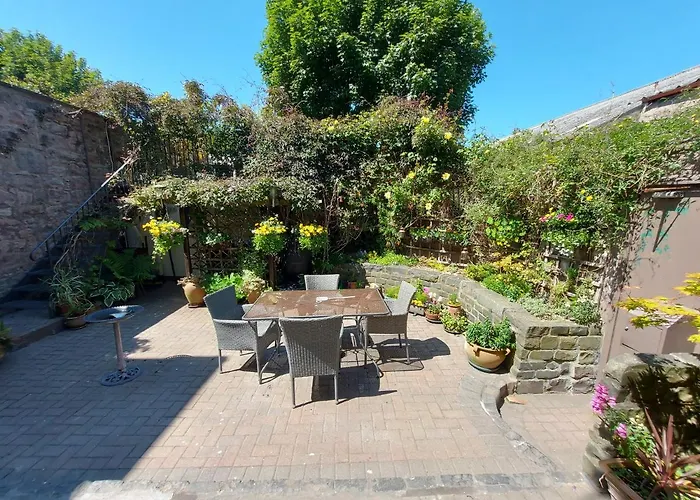 Oil Mill Lane Holiday Cottage