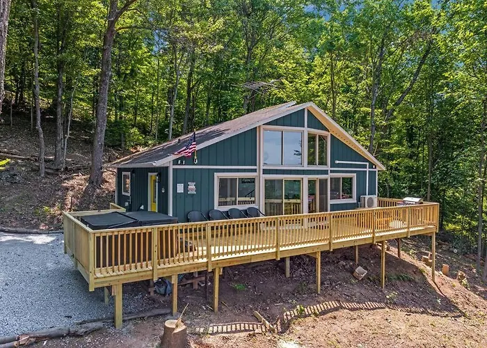 Forest Ridge Cabin - Hot Tub, Wi-Fi, National Park 15 Min, Fire Pit