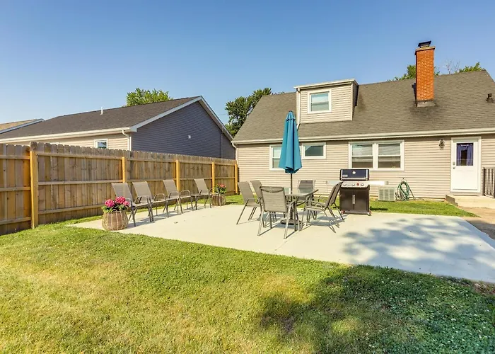 Dog-Friendly Port Clinton Home: Walk To Lake Erie!