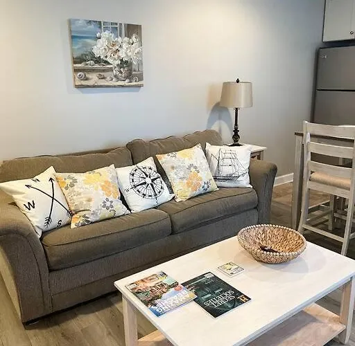 Crow'S Nest - Private Guest Apt Near Bike Trail/3.7 Mi To Beach