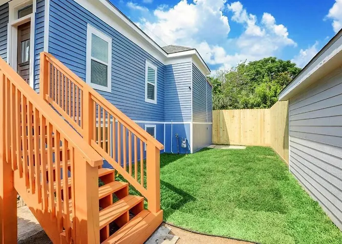 Renovated Beach Bungalow!