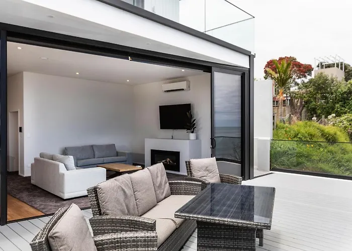 Oakura Beach Front Apartments
