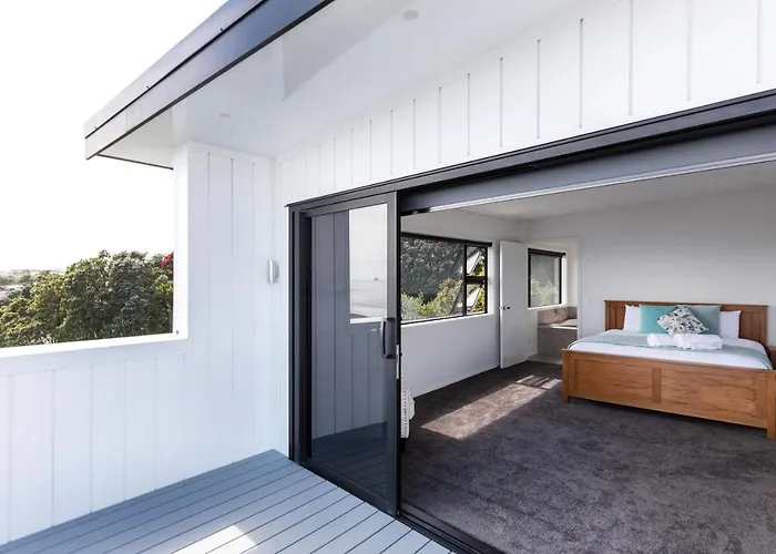 Oakura Beach Front Apartments