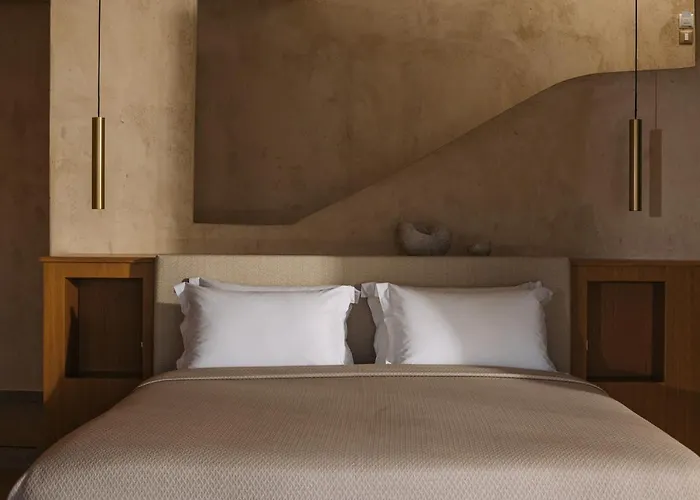 Ammoudi Suites