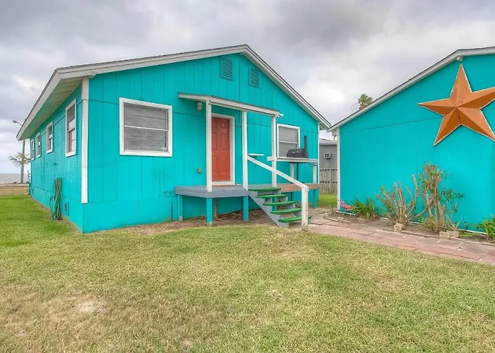 Waterfront Laguna Madre Bayhouse - Fishing, Birding & Family Retreat