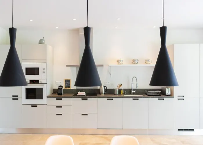 Les Canisses, Magnifique Appartement Avec Terrasse Au Coeur D'Uzes