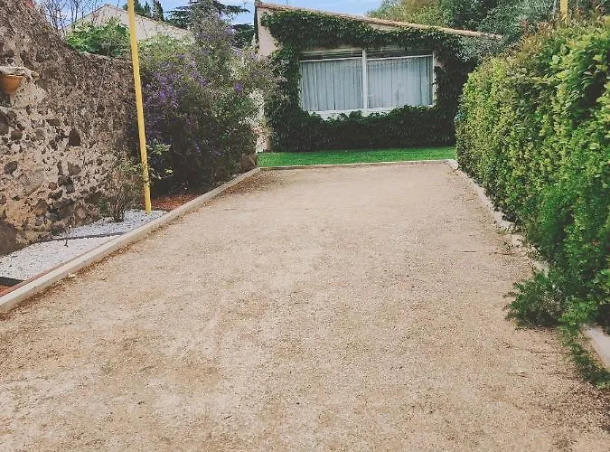 Gite Meuble Pour 1,2,3,4 Pers Avec Piscine A Partager