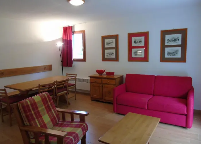 Appartement Cosy 2 Pieces Avec Terrasse, Proche Telesieges Et Commerces, Ideal Pour 6 Personnes!