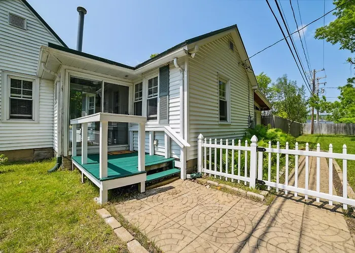 Boyne City Cottage: Walk To Downtown & Lake!