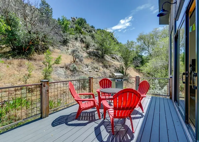 Mtn-View New Castle Escape W/ Grill!