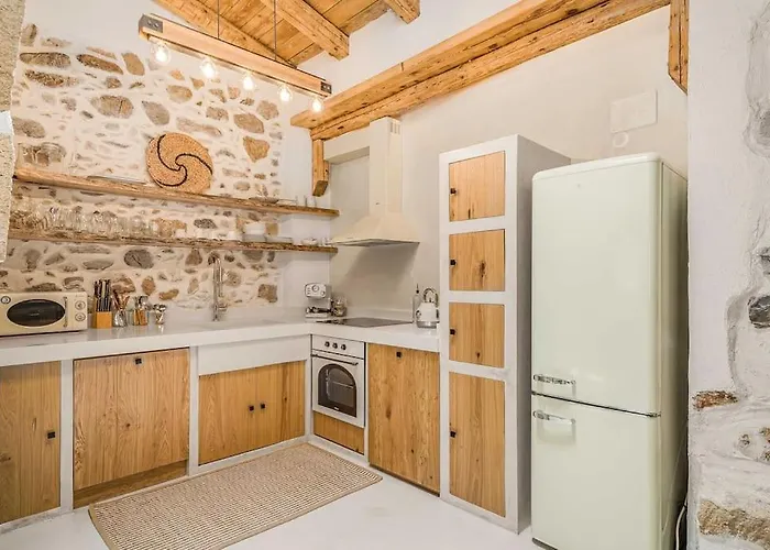 Boutique Cretan House In Old Malia With Jacuzzi