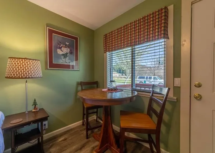 Elk Meadow Cabins 15B Lady Bird - Single Room