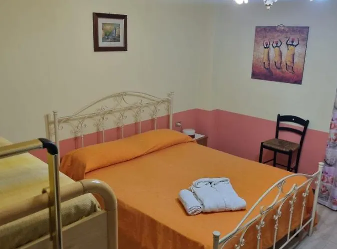 Casa Sybaris 20 Mt Dalla Stazione Piano Terra