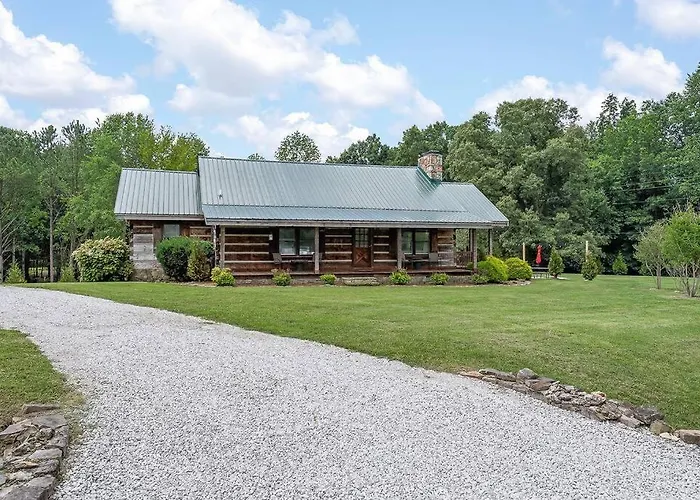 Rustic Cabin, Dock, Firepit, Kayaks & Games