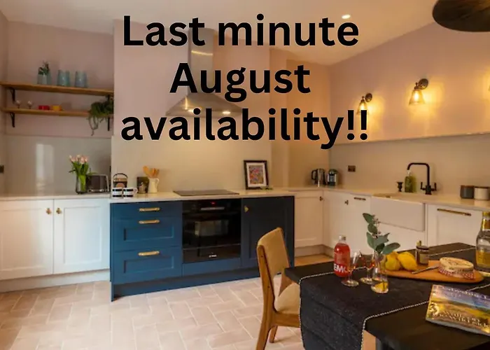 Luxury & Location! Bakewell Georgian Townhouse - 'The Haywood'
