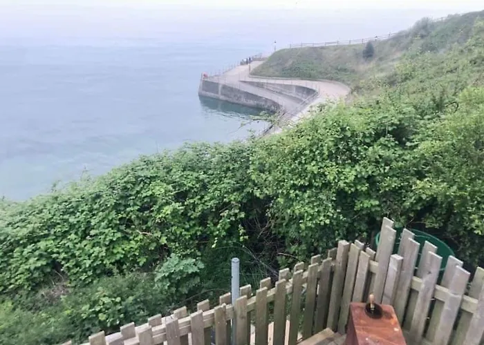 Lyme Clifftop Hideaway