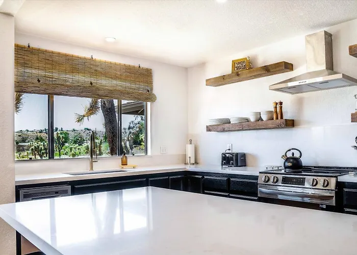 Mojave Desert Pied-A-Terre