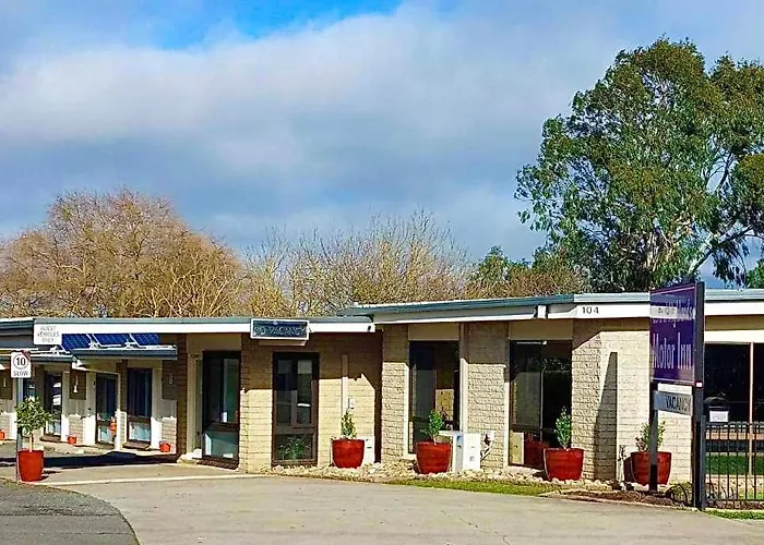 Central Highlands Motor Inn